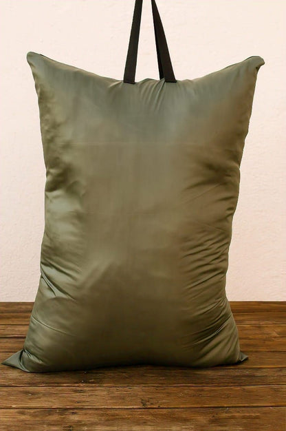 In this deal, you get 4 bags and 20 steel clips